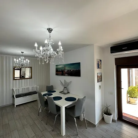 Lägenhet Venetia Apartament - *